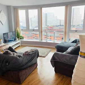luxurious-city-centre-apartment.hotelsin-nottingham.com/