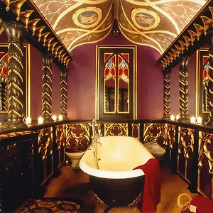 the-witchery-by-the-castle.edinburghhotelsuk.org/